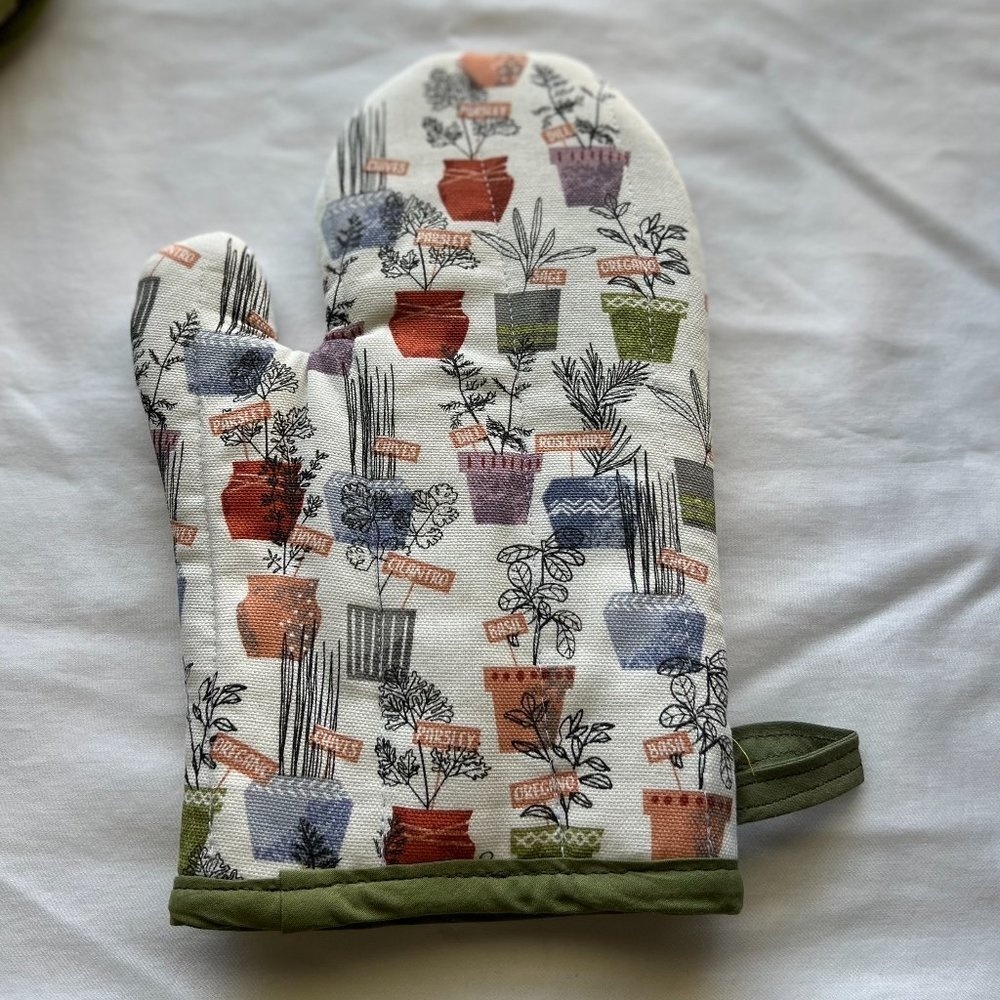 Oven Mitt and Pot holders bundle - Picture 2 of 13